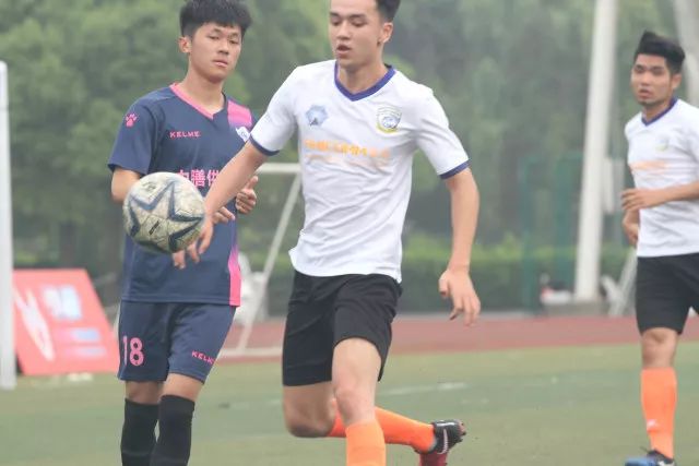 黄蜂队克尼普尔与威廉姆斯因伤缺席季前赛